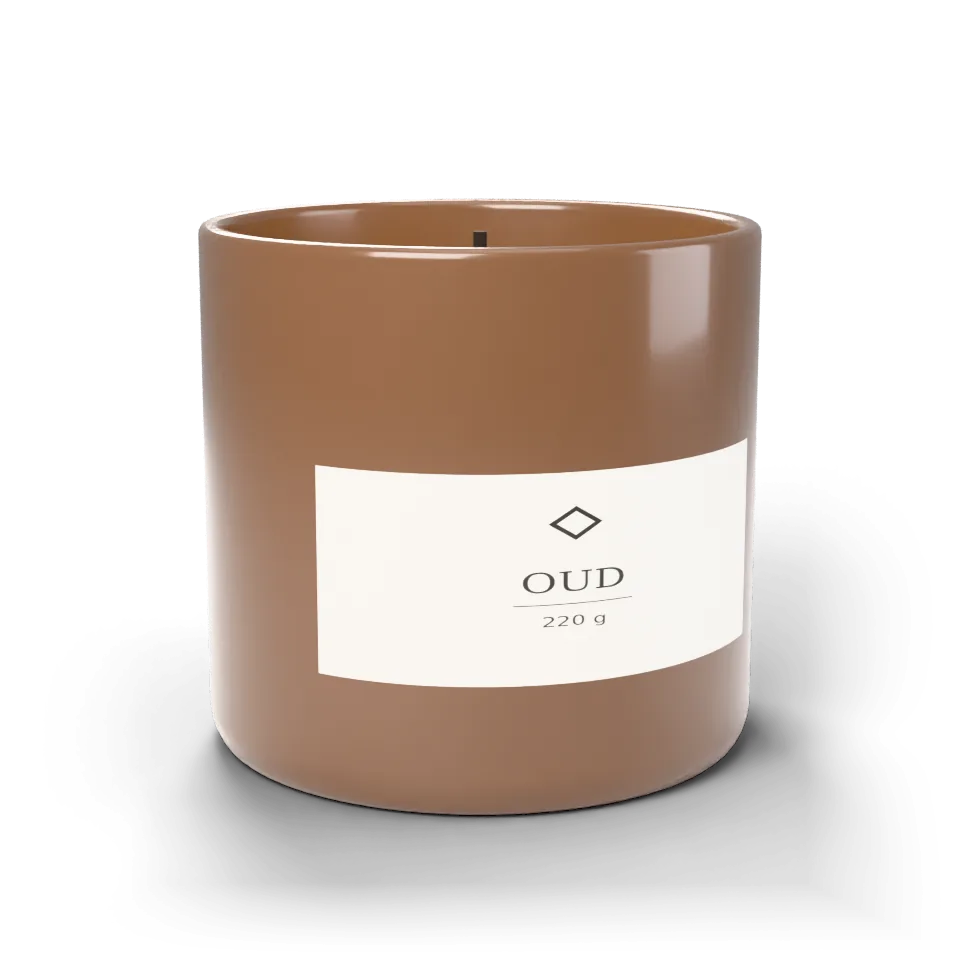 Oud wood candle